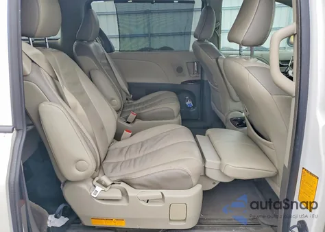 2013 Toyota Sienna Xle z USA, uszkodzony, nr VIN 5TDDK3DC8DS050679